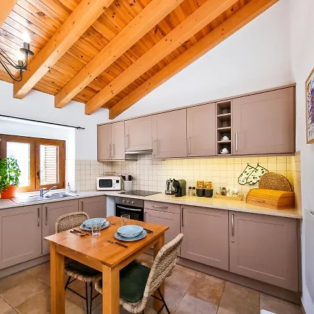 Apartment Flh Cozy House